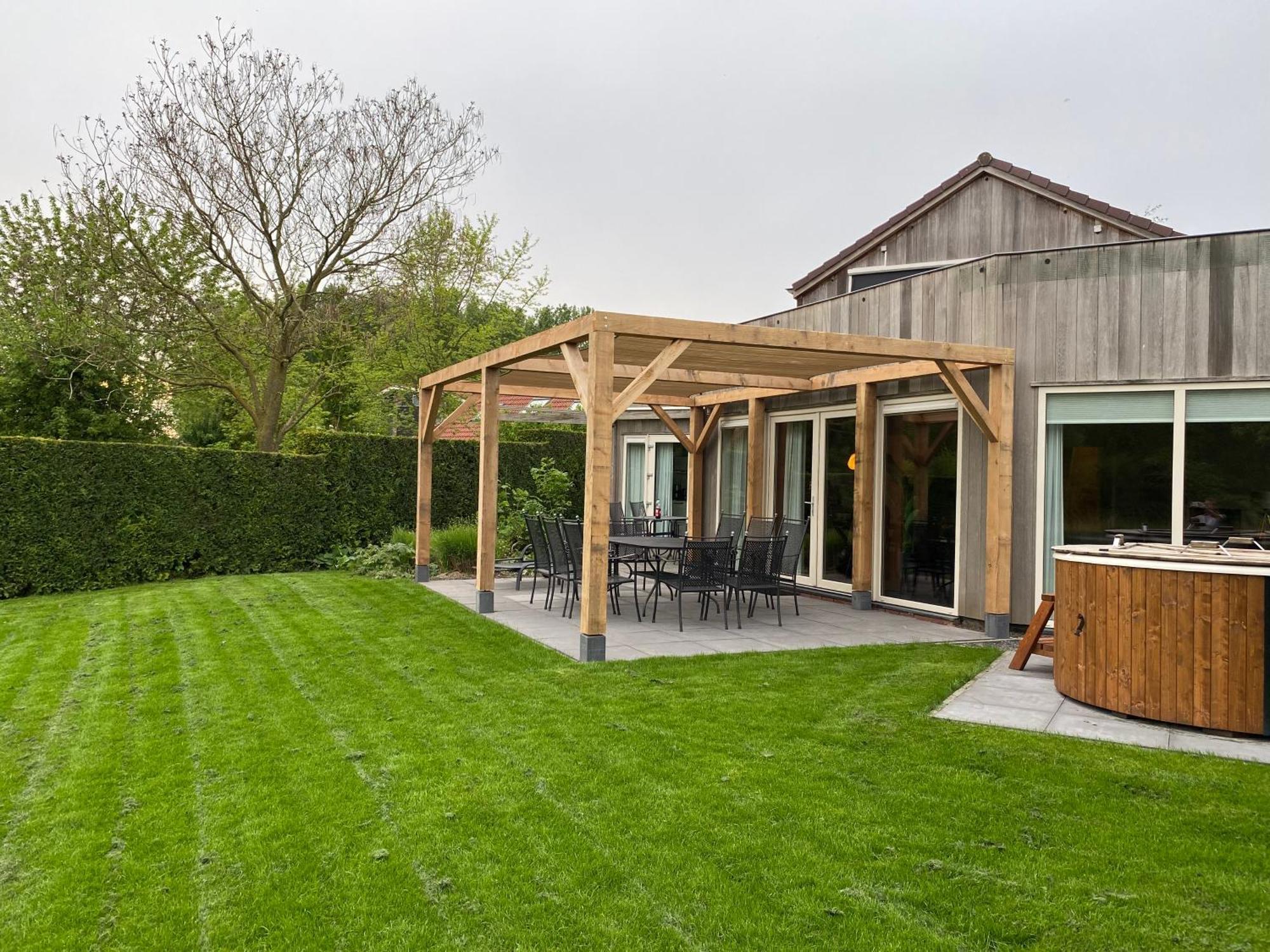 Villa Riverside Met Hottub, Eigen Aanlegsteiger, Zwemtrap, Trampoline En Kano'S Zeewolde Bagian luar foto