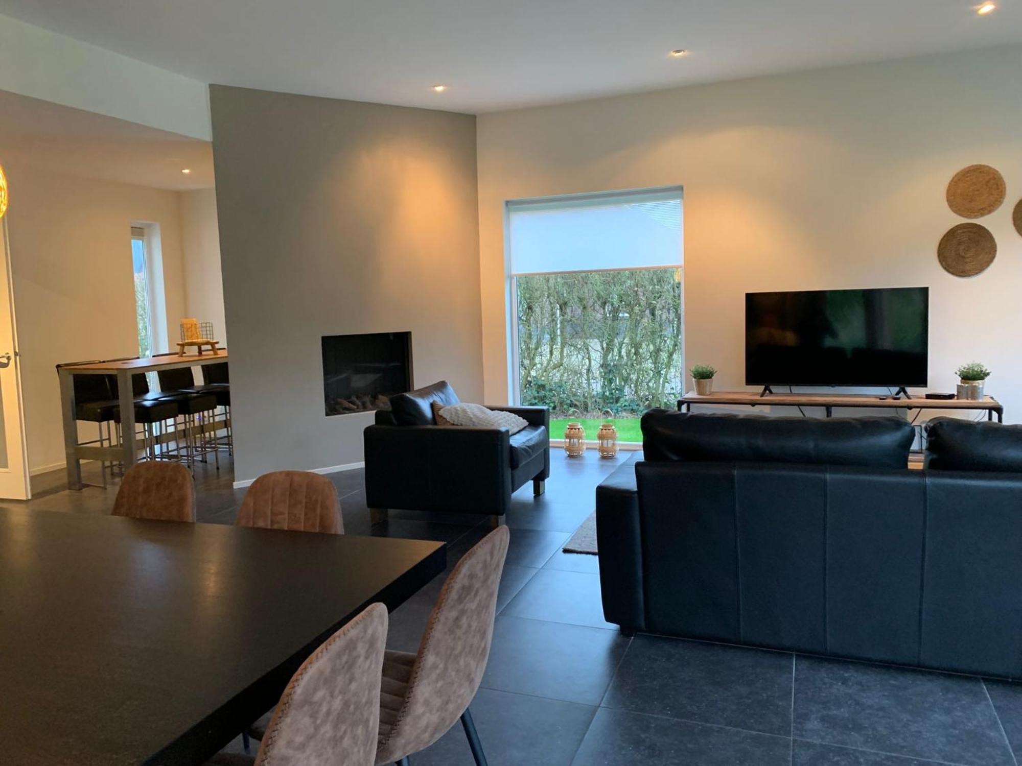 Villa Riverside Met Hottub, Eigen Aanlegsteiger, Zwemtrap, Trampoline En Kano'S Zeewolde Bagian luar foto