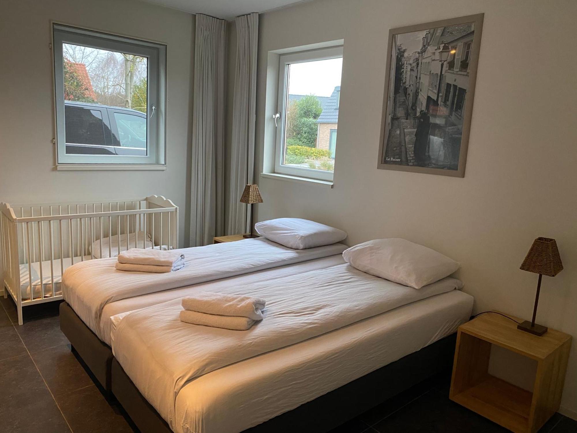 Villa Riverside Met Hottub, Eigen Aanlegsteiger, Zwemtrap, Trampoline En Kano'S Zeewolde Bagian luar foto
